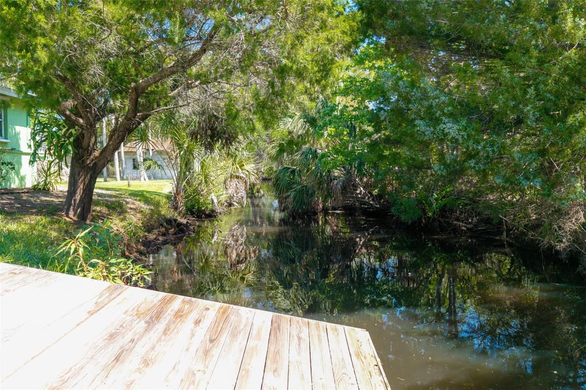 10709 HALLS RIVER ROAD — photo 7 of 59