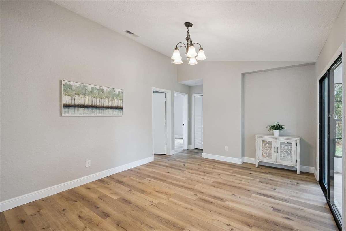 1110 CATHERINE STREET — photo 21 of 51