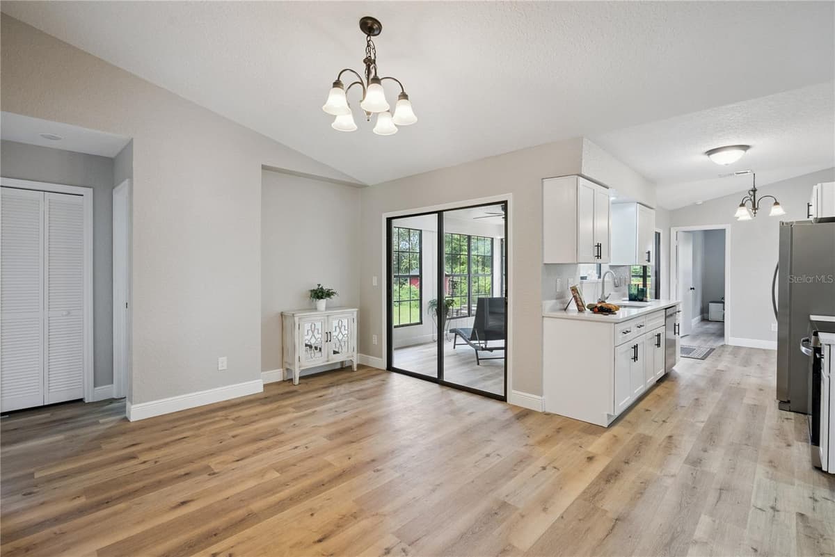 1110 CATHERINE STREET — photo 19 of 51
