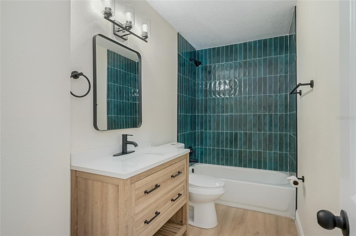 3733 SURREY DRIVE — photo 4 of 54