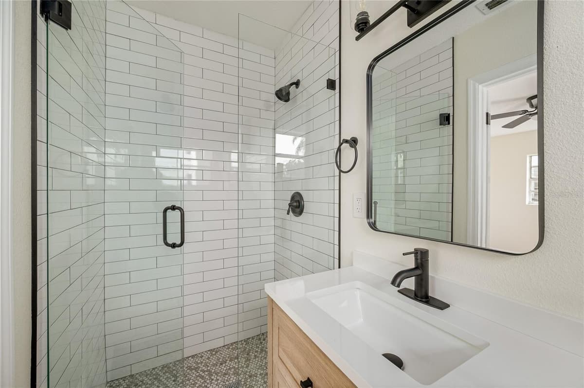 3733 SURREY DRIVE — photo 5 of 54
