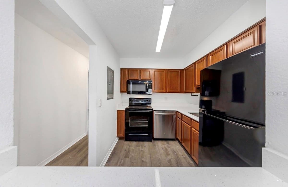643 HAVEN PLACE — photo 10 of 28