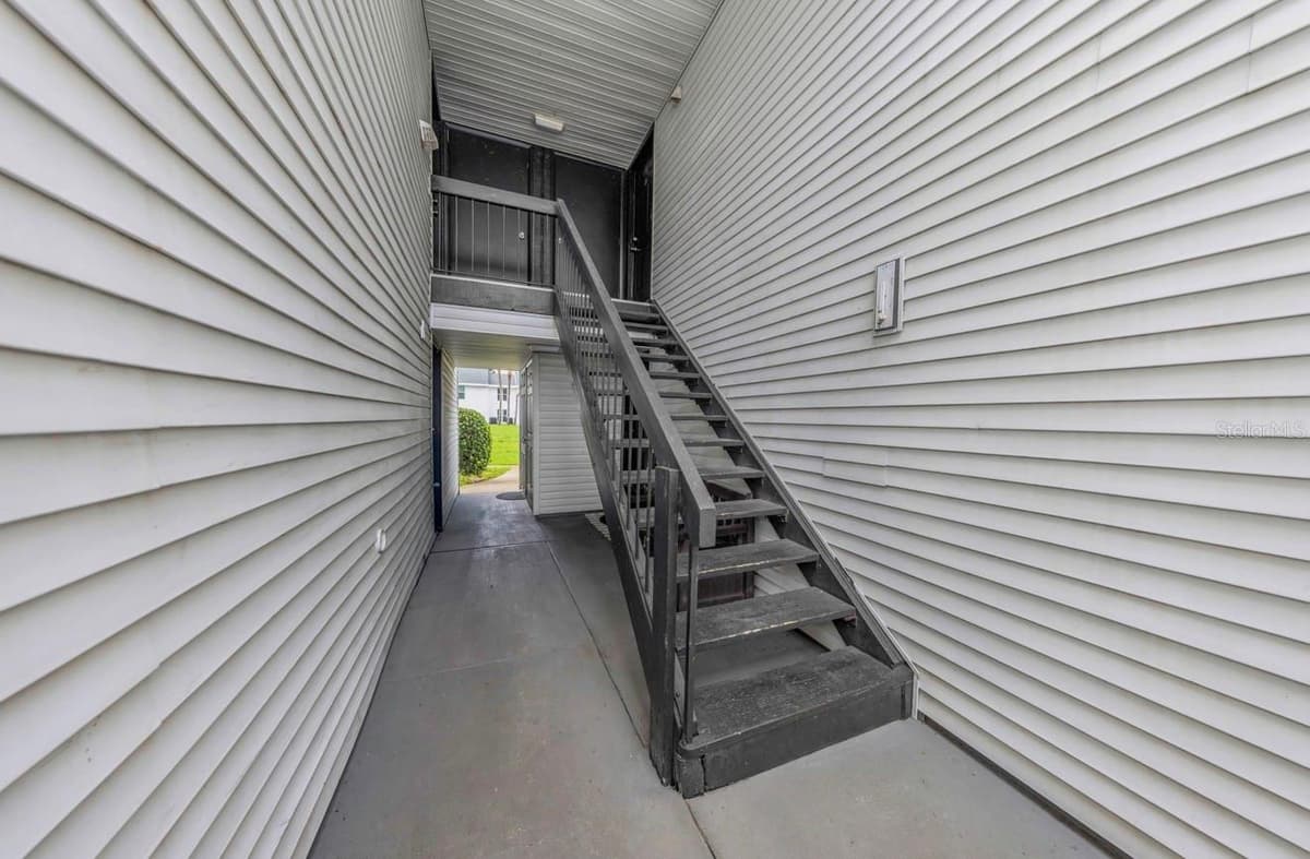 643 HAVEN PLACE — photo 2 of 28