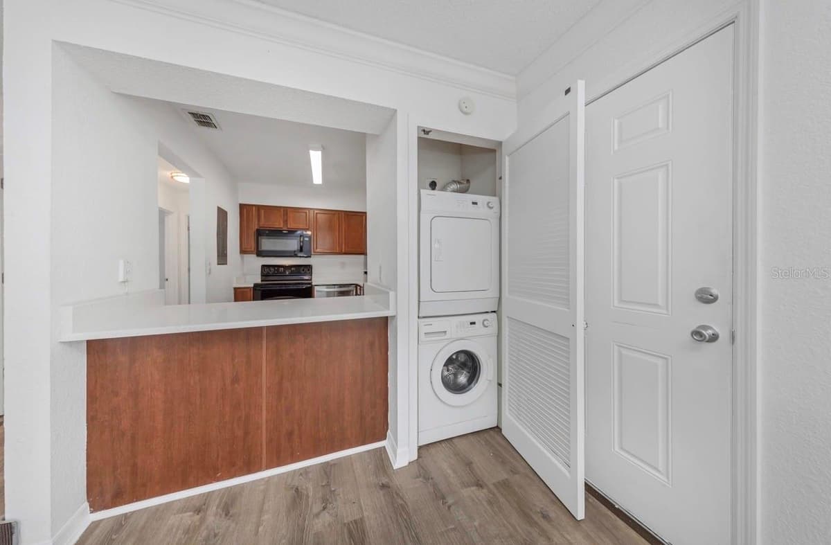 643 HAVEN PLACE — photo 4 of 28