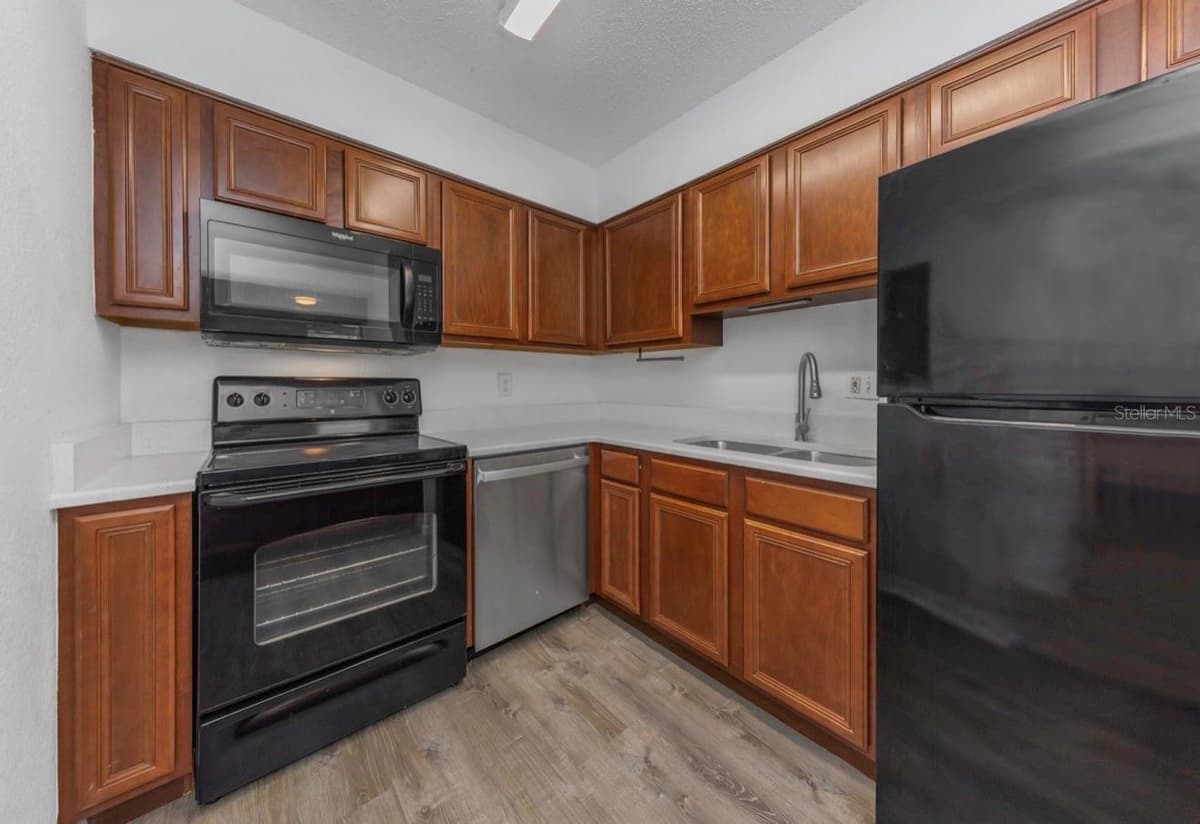 643 HAVEN PLACE — photo 8 of 28