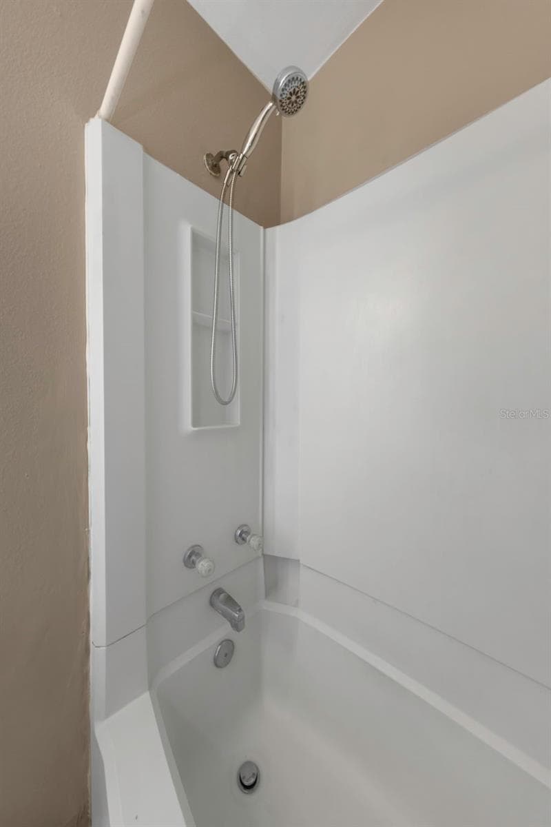 3199 PHLOX DRIVE — photo 9 of 45