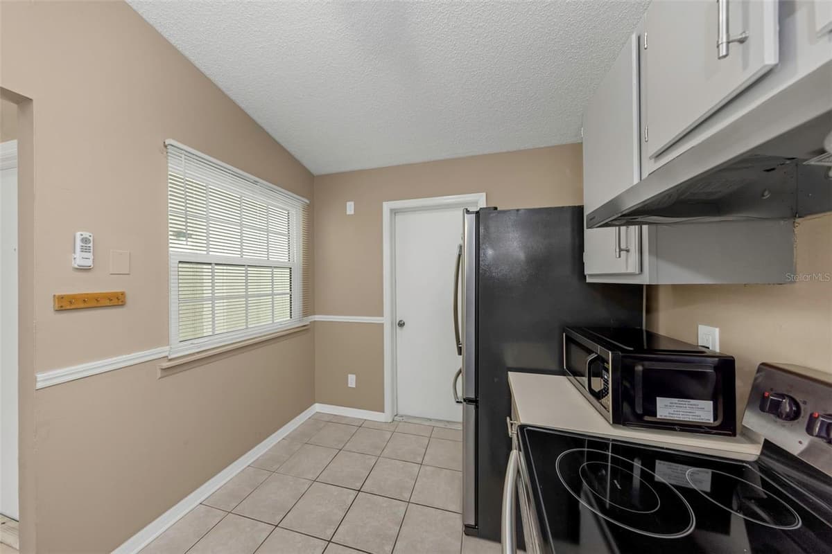 3199 PHLOX DRIVE — photo 17 of 45