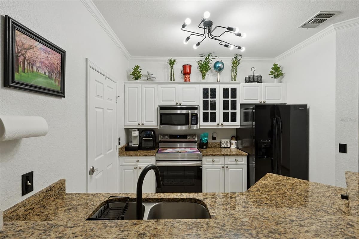 3561 CONROY ROAD — photo 12 of 53