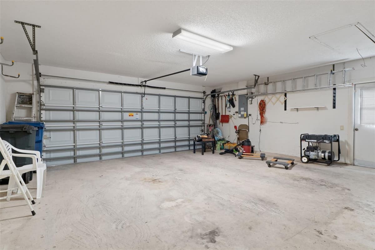 3225 GLENWOOD CIRCLE — photo 41 of 52