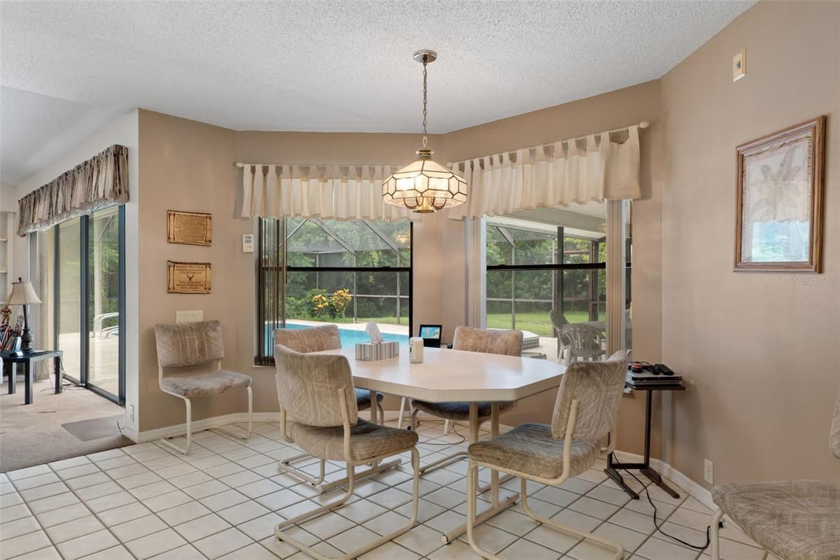 3225 GLENWOOD CIRCLE — photo 12 of 52