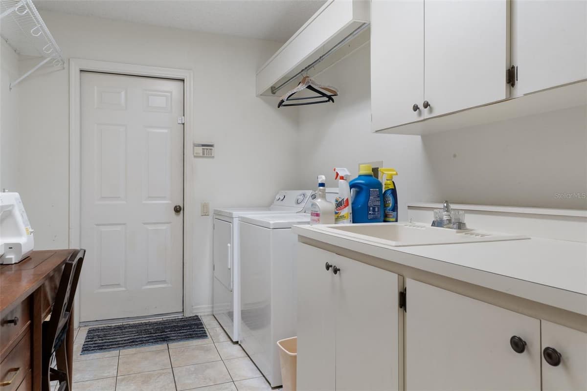 3225 GLENWOOD CIRCLE — photo 40 of 52
