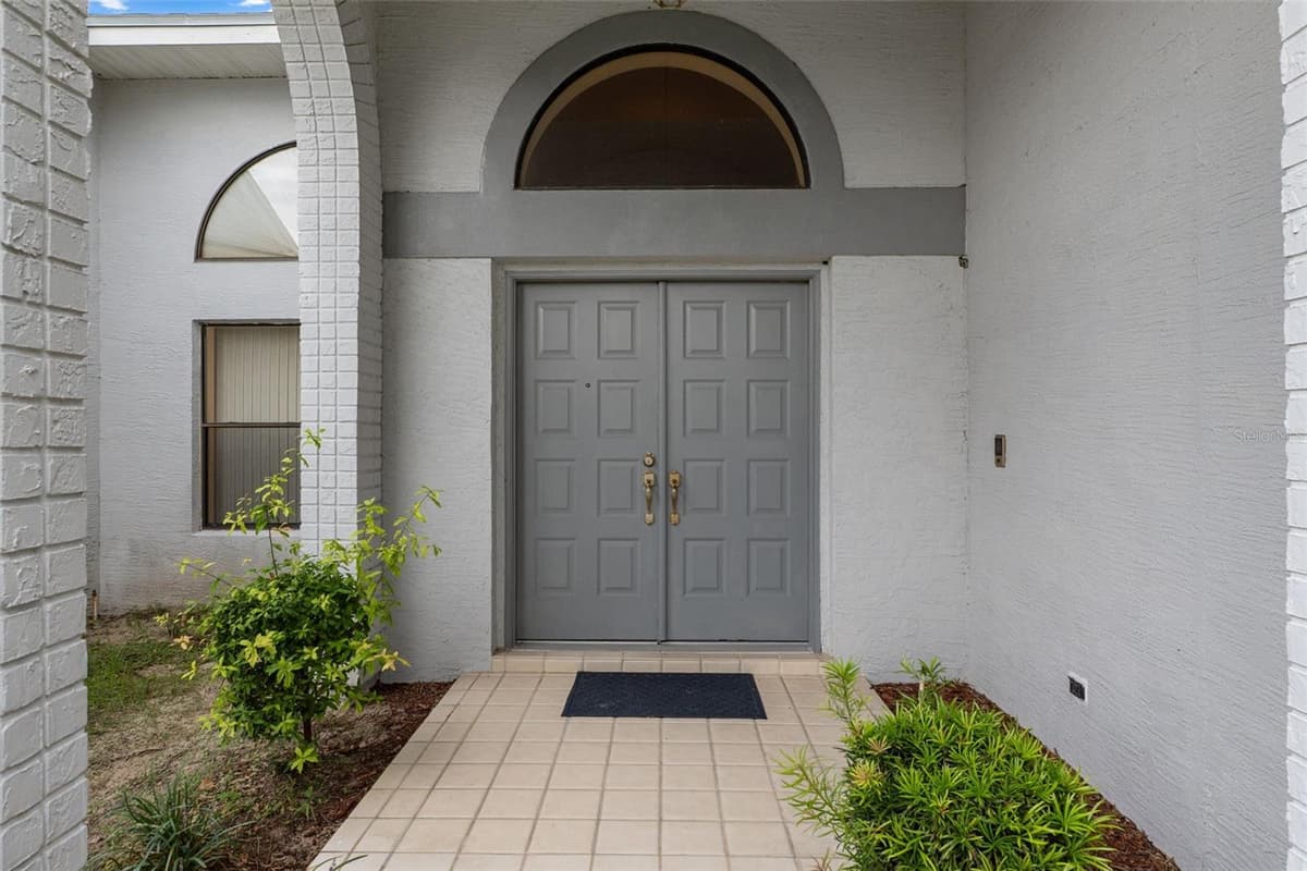 3225 GLENWOOD CIRCLE — photo 3 of 52