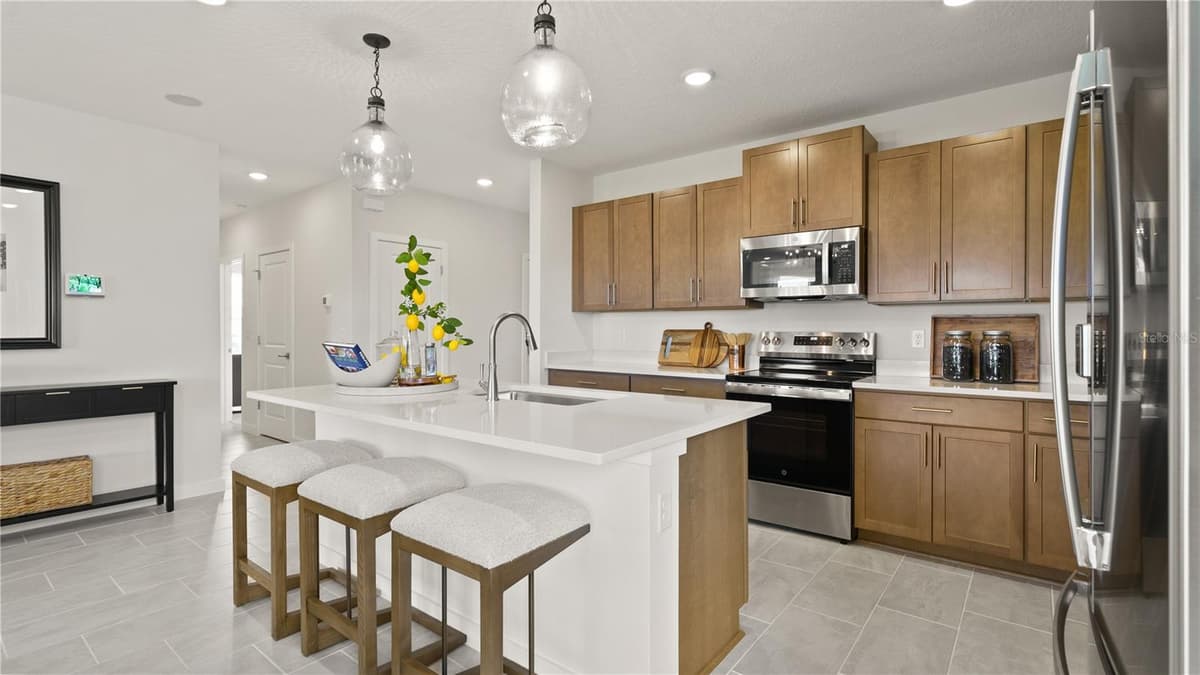 2261 CROWN ROCK BLUFF DRIVE — photo 4 of 8