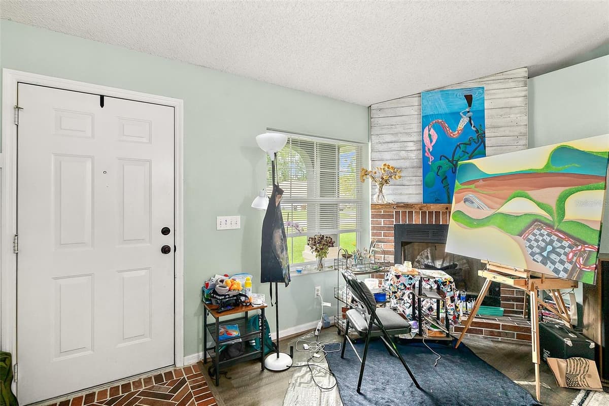 17 PINELARK LANE — photo 4 of 29