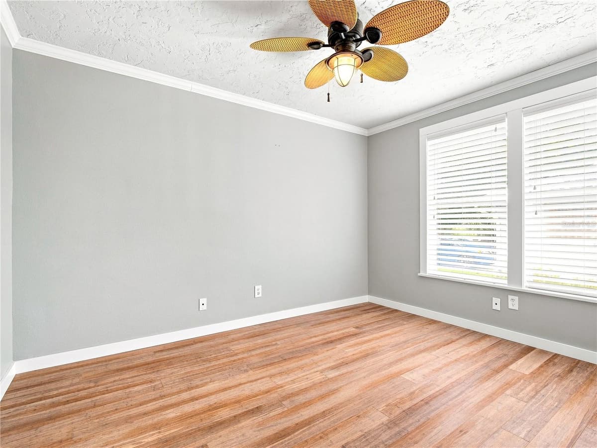 813 LIVE OAK STREET — photo 24 of 29
