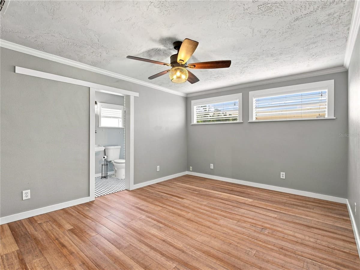 813 LIVE OAK STREET — photo 15 of 29