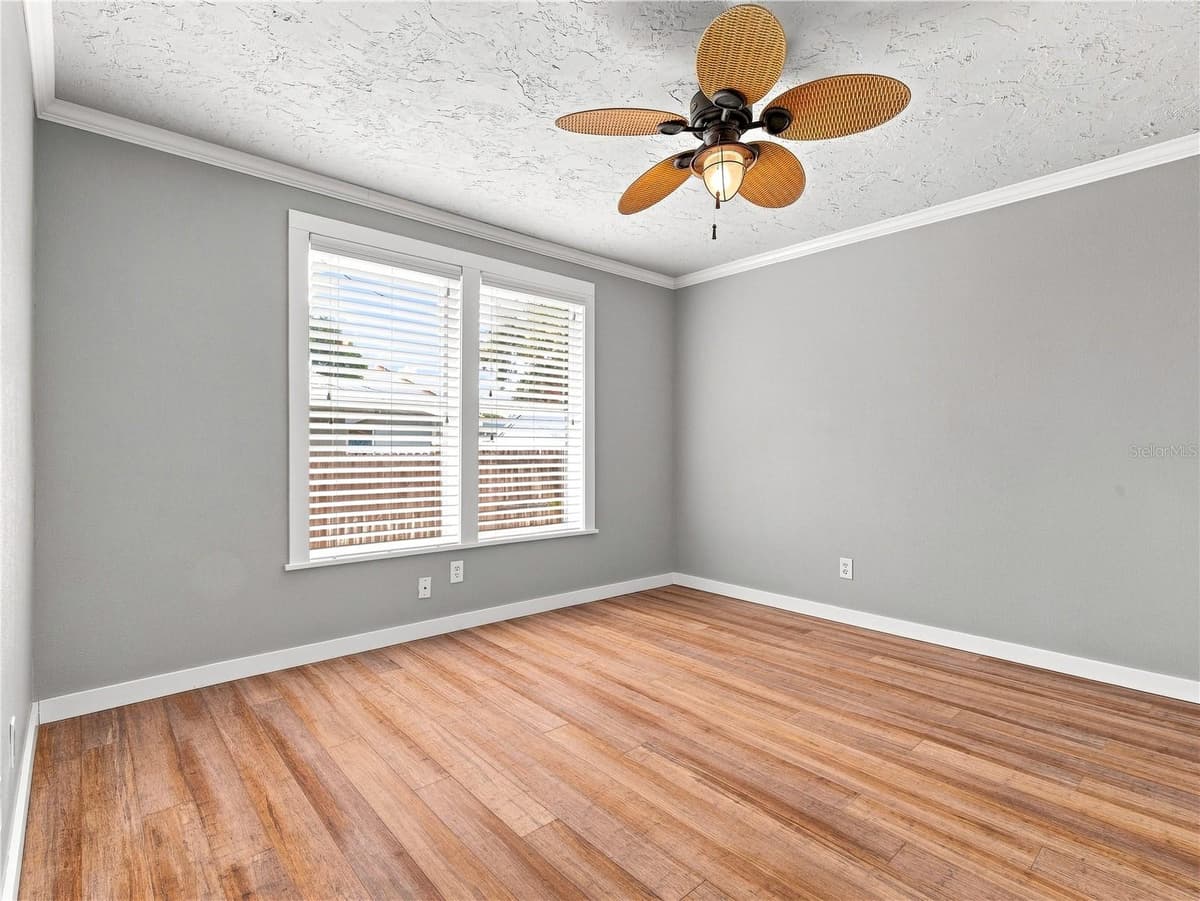 813 LIVE OAK STREET — photo 21 of 29