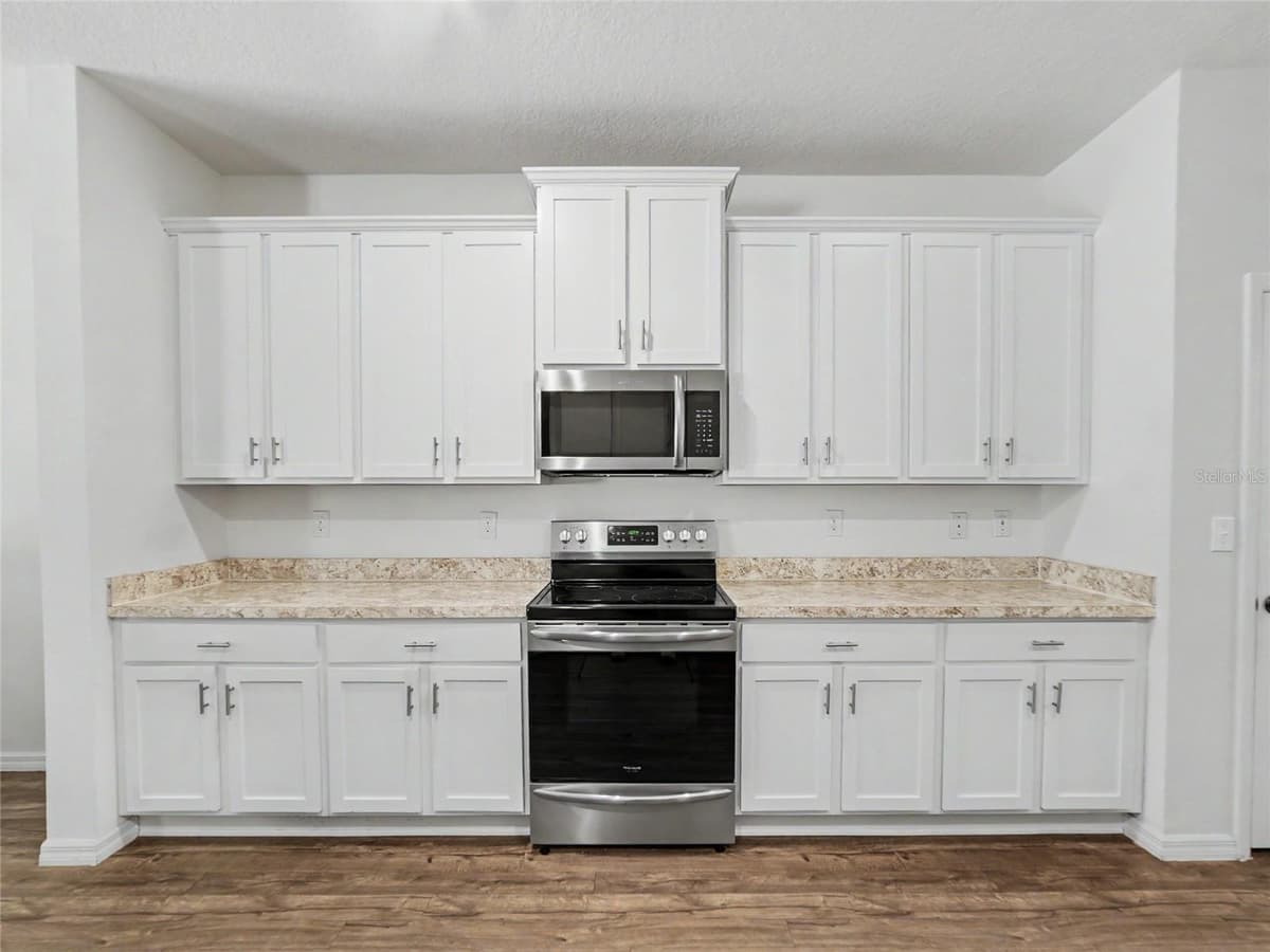 7508 SUNSHINE BRIDGE AVENUE — photo 14 of 38