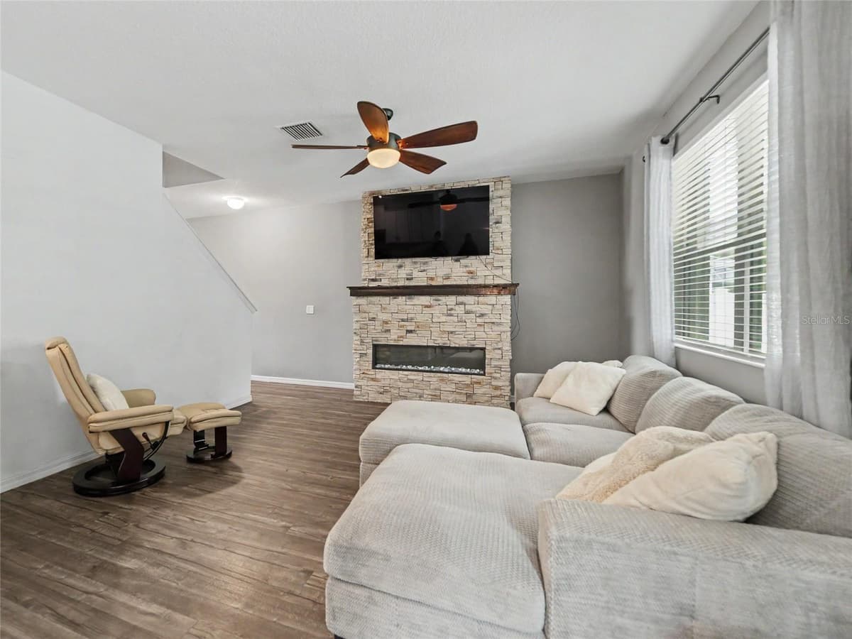 7508 SUNSHINE BRIDGE AVENUE — photo 8 of 38