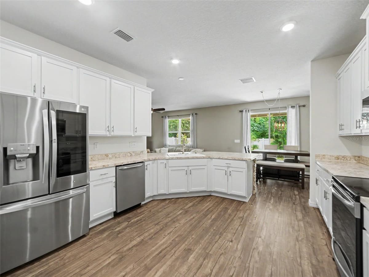 7508 SUNSHINE BRIDGE AVENUE — photo 15 of 38