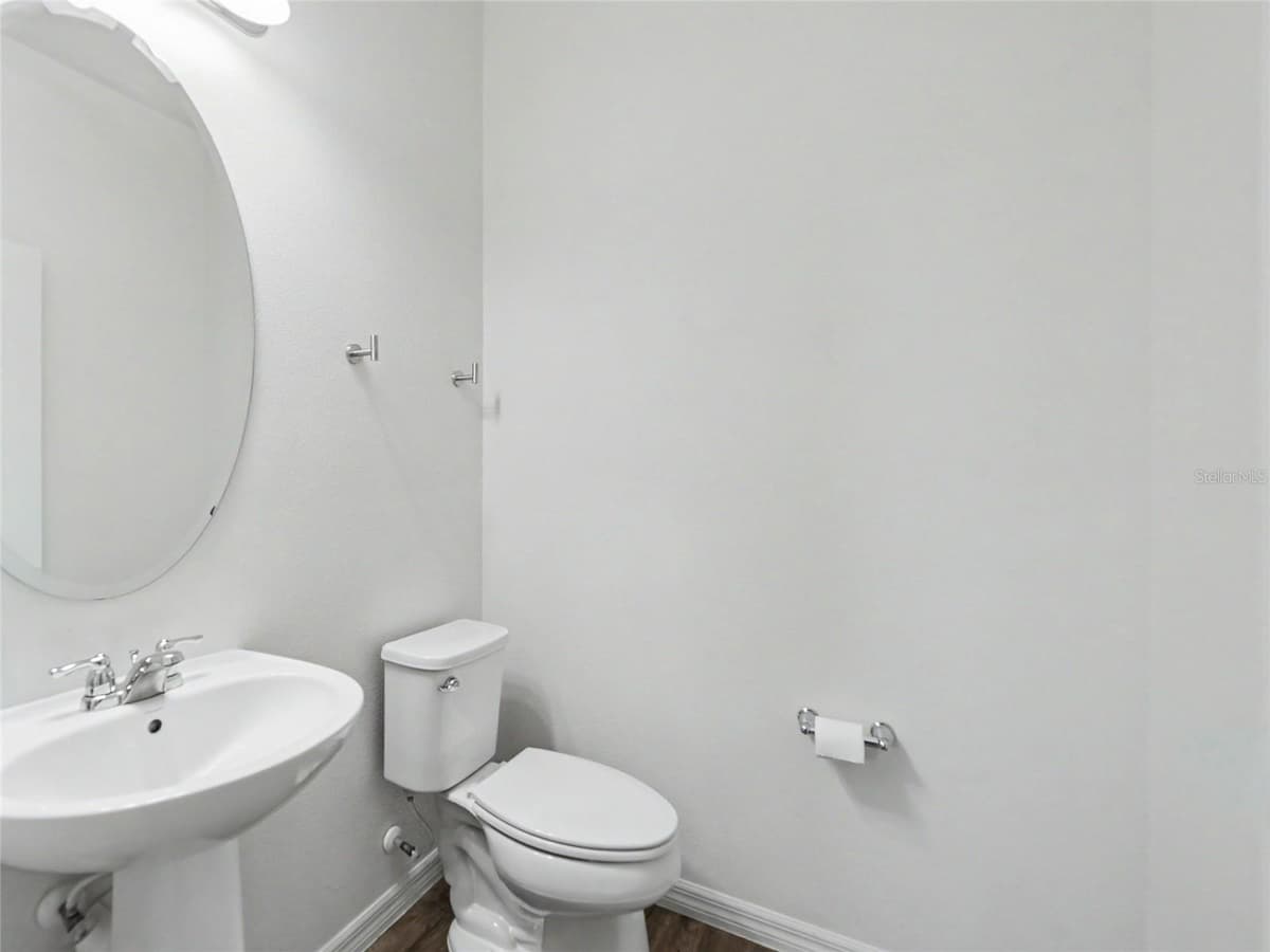 7508 SUNSHINE BRIDGE AVENUE — photo 7 of 38