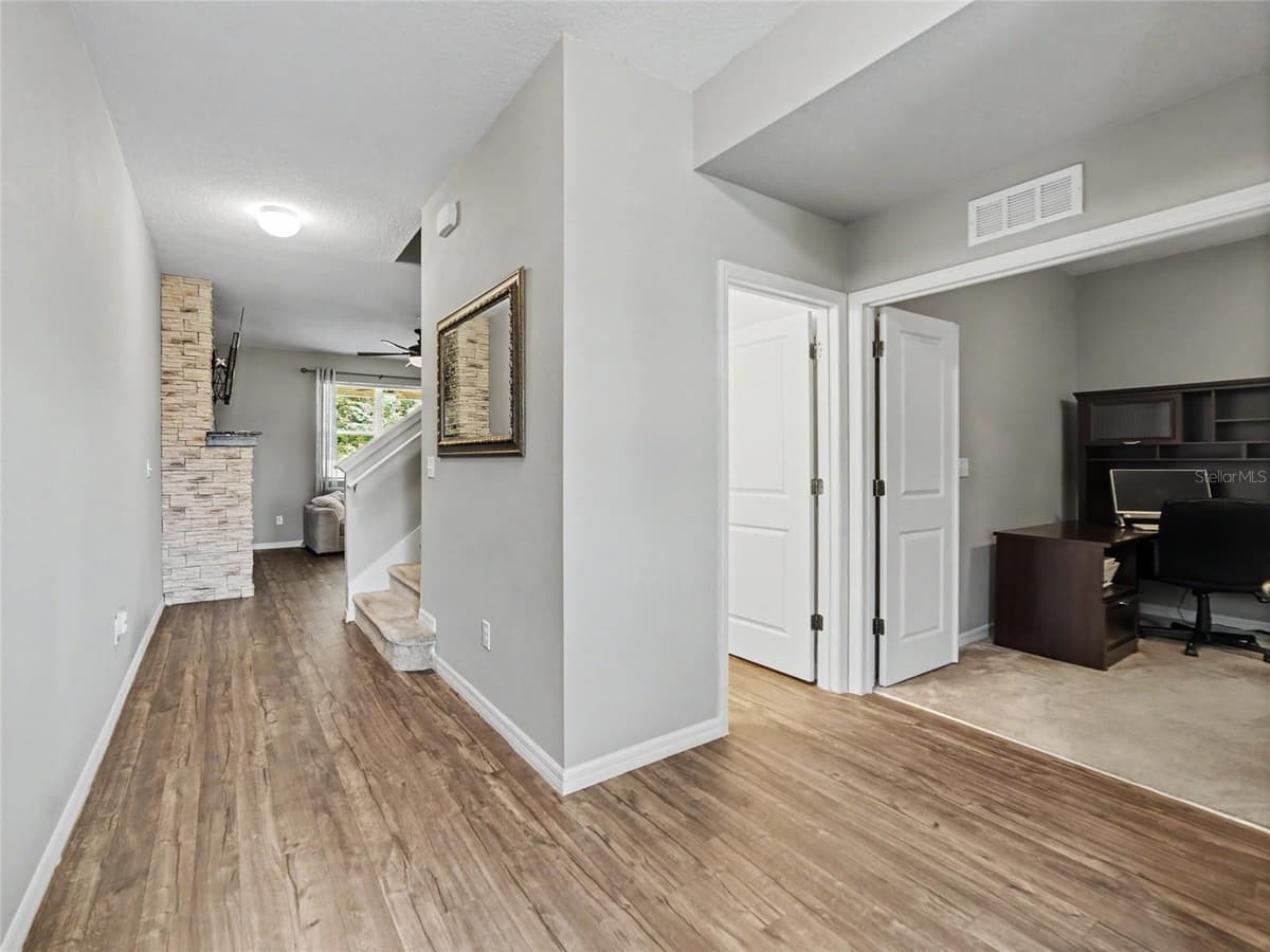 7508 SUNSHINE BRIDGE AVENUE — photo 4 of 38