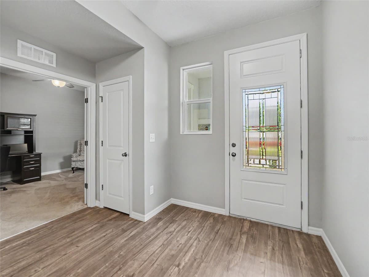 7508 SUNSHINE BRIDGE AVENUE — photo 5 of 38