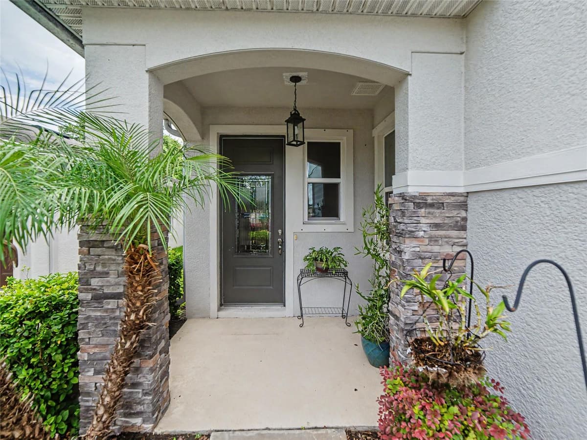 7508 SUNSHINE BRIDGE AVENUE — photo 3 of 38
