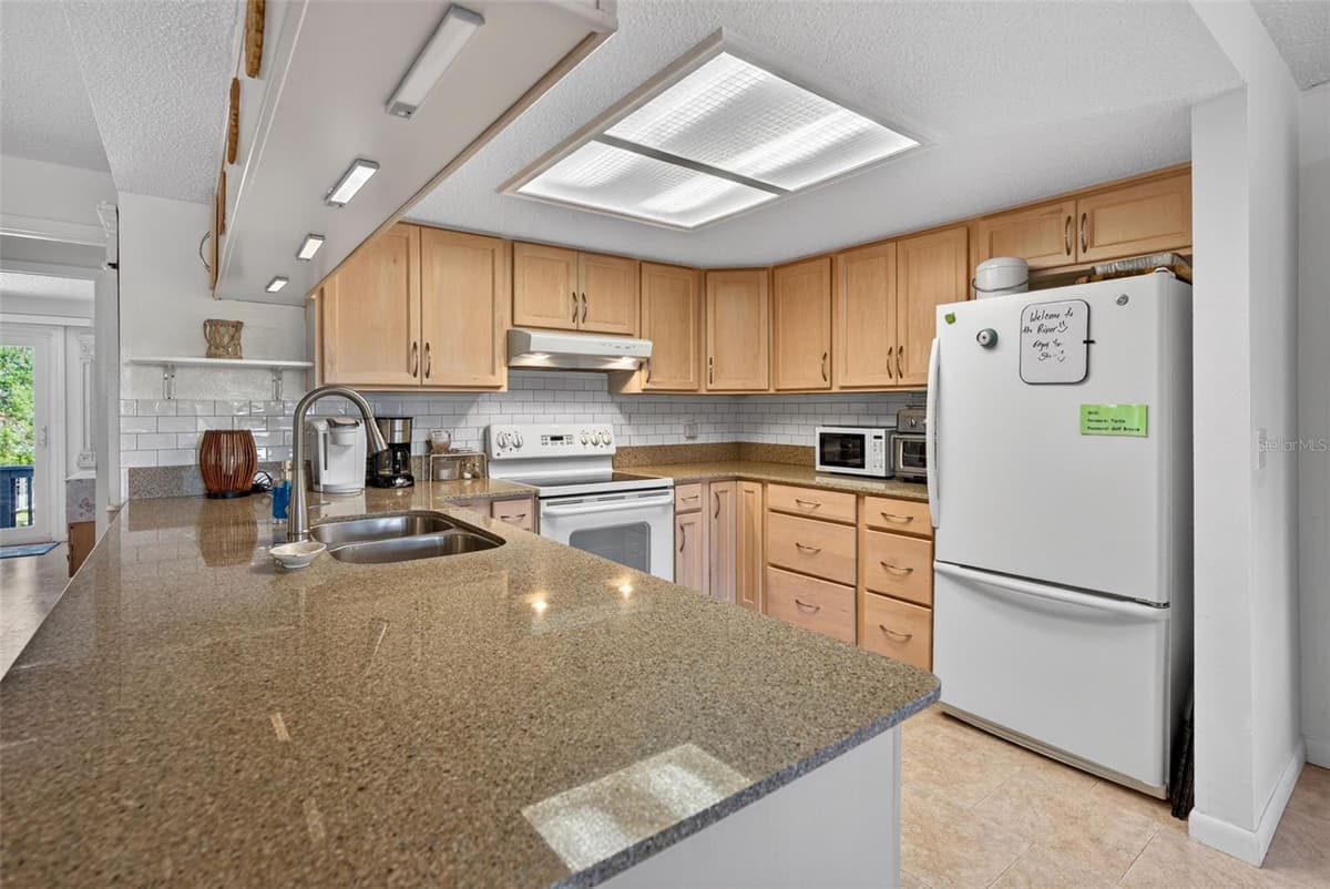 12122 GULF BREEZE COURT — photo 15 of 58