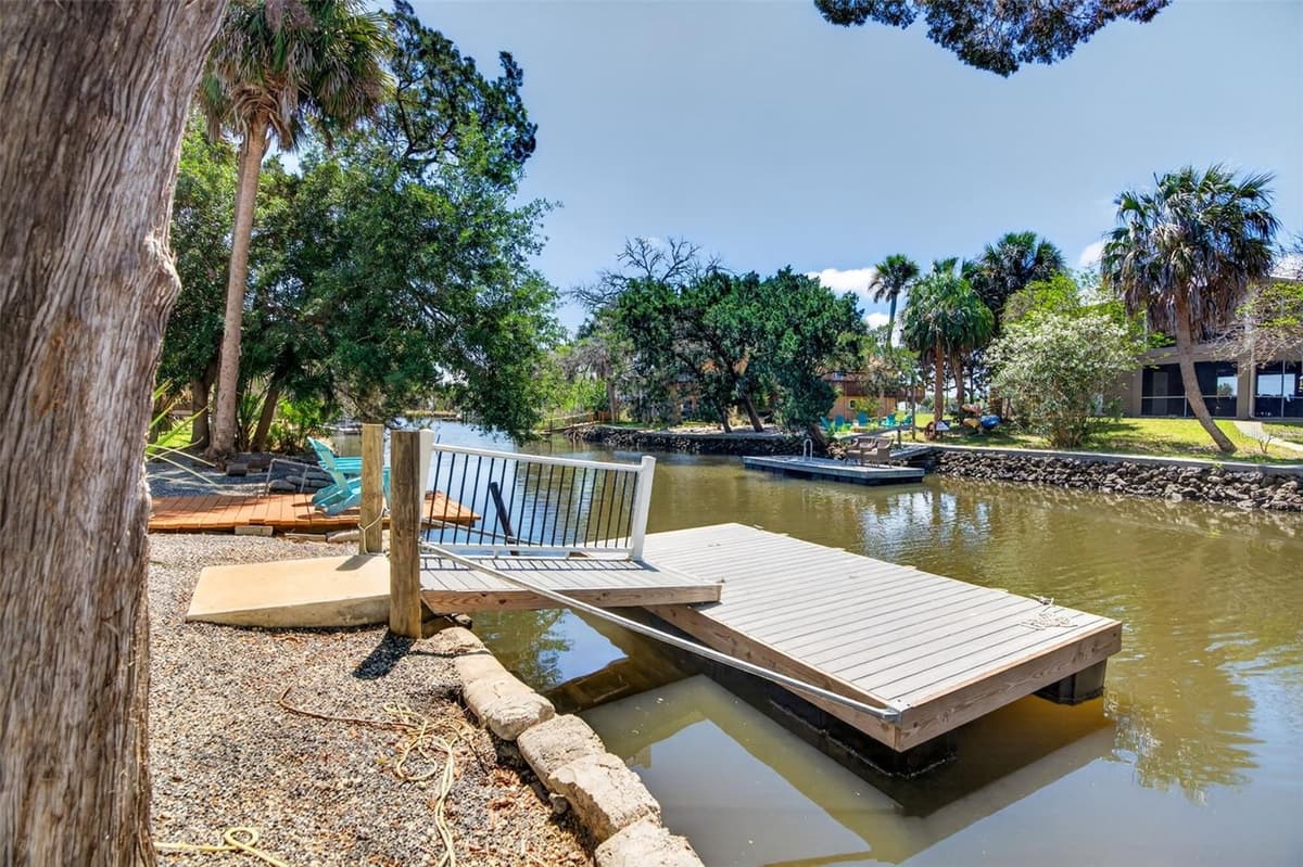 12122 GULF BREEZE COURT — photo 7 of 58