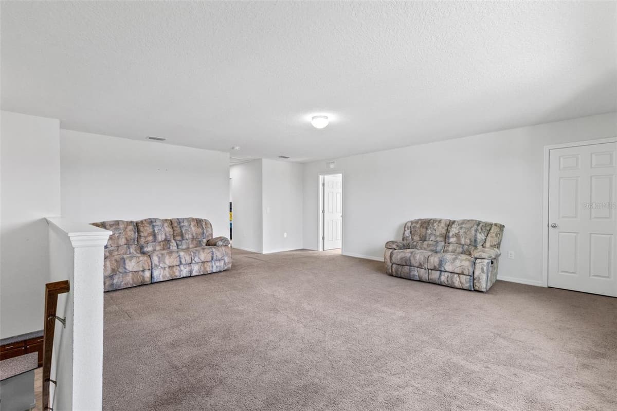 3624 VEGA CREEK DRIVE — photo 7 of 33