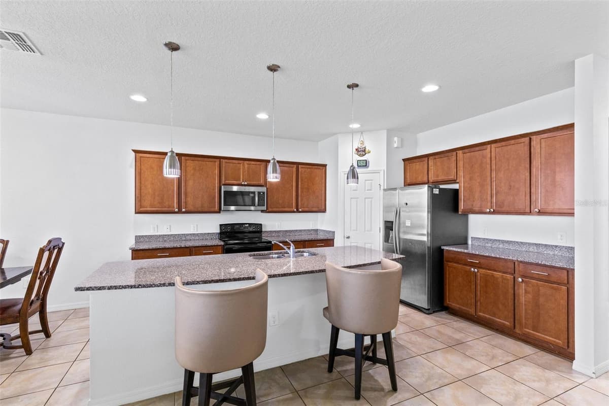 3624 VEGA CREEK DRIVE — photo 16 of 33