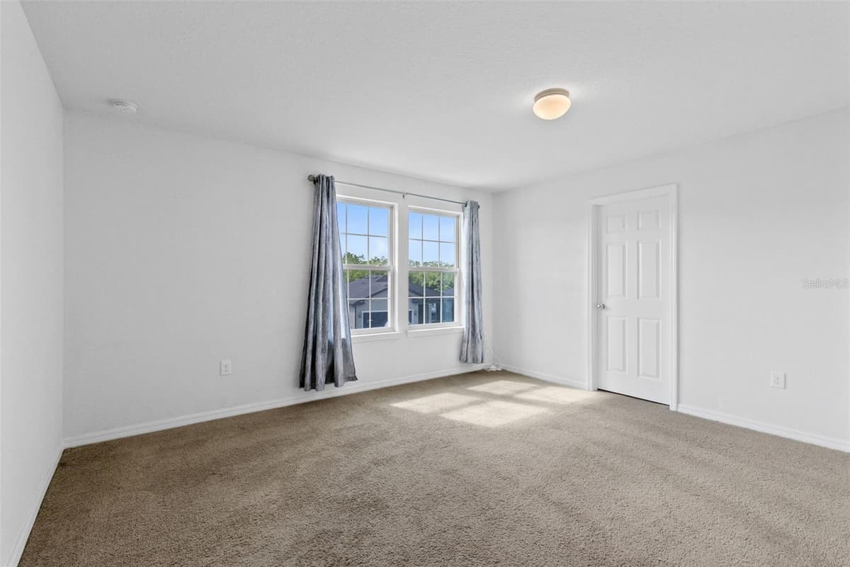 3624 VEGA CREEK DRIVE — photo 2 of 33