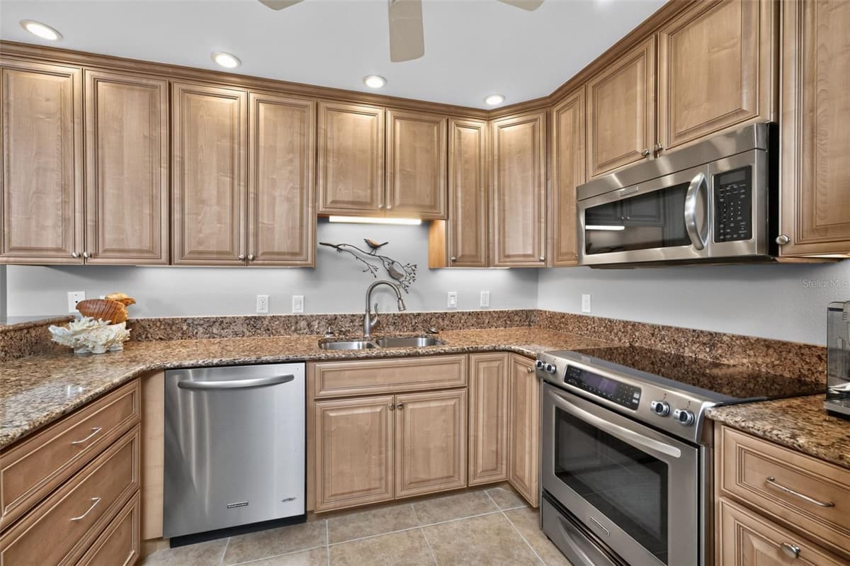 1401 BEACH ROAD — photo 15 of 50