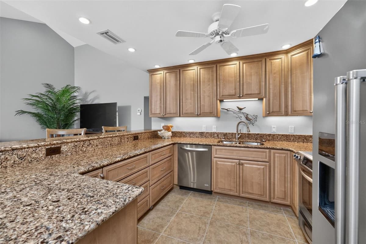 1401 BEACH ROAD — photo 14 of 50