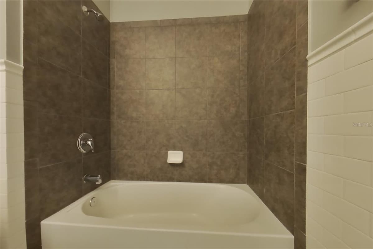 2416 SABASTIAN STREET — photo 18 of 21