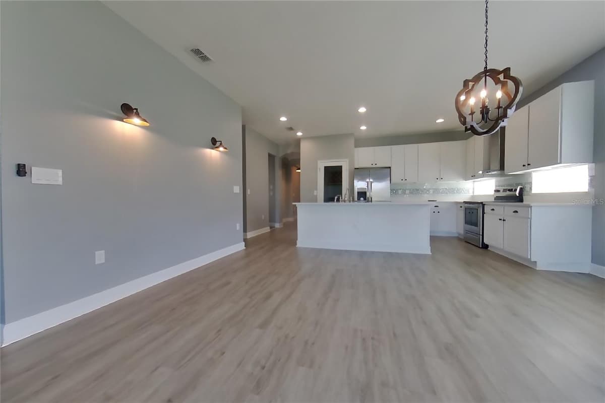 2416 SABASTIAN STREET — photo 4 of 21