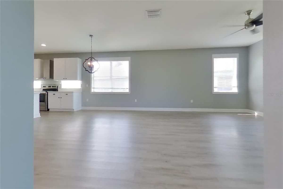 2416 SABASTIAN STREET — photo 3 of 21