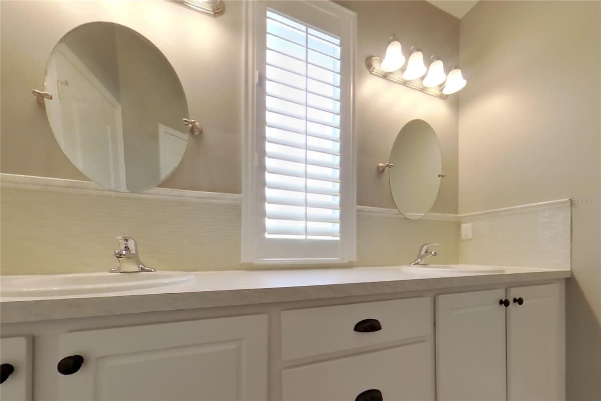 2416 SABASTIAN STREET — photo 11 of 21