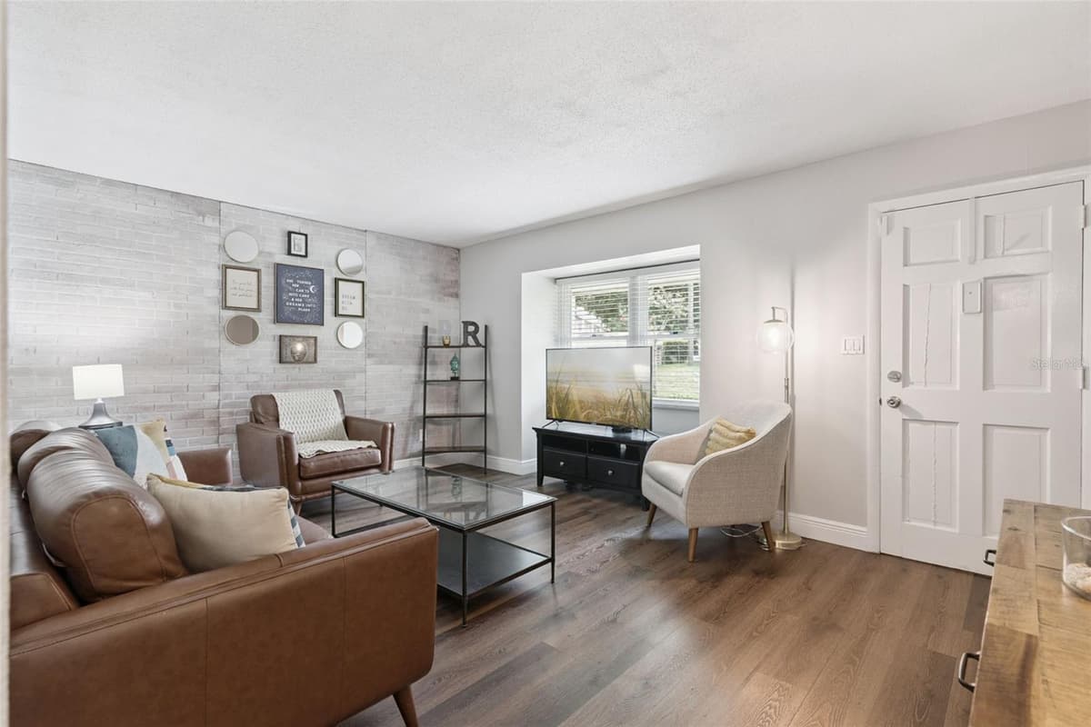 820 PARK LAKE CIRCLE — photo 4 of 28