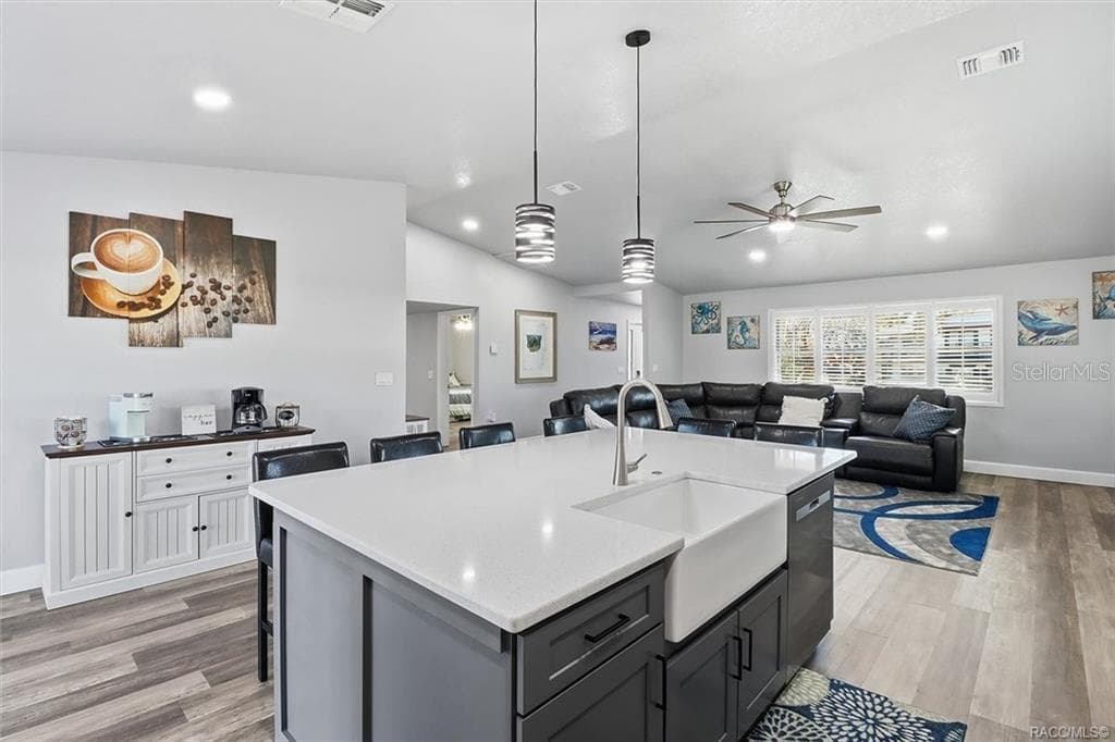 9205 HARBOR ISLE COURT — photo 20 of 57