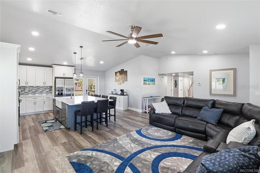 9205 HARBOR ISLE COURT — photo 13 of 57