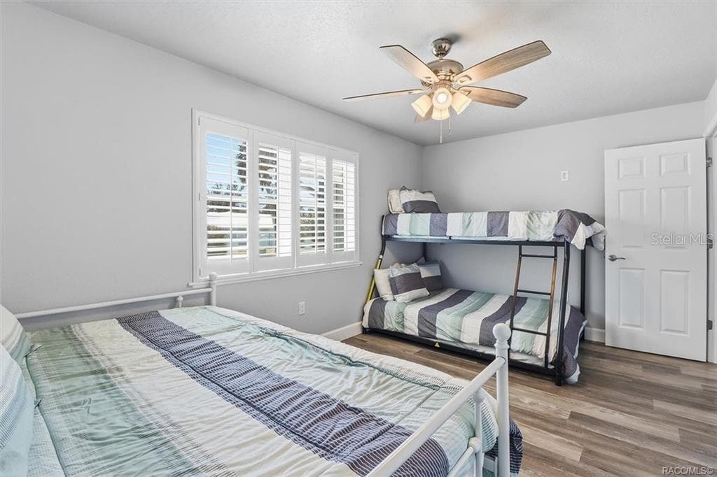 9205 HARBOR ISLE COURT — photo 31 of 57