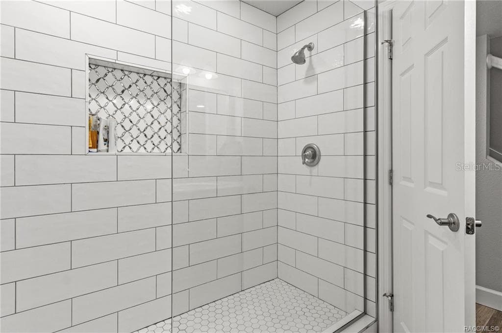 9205 HARBOR ISLE COURT — photo 37 of 57