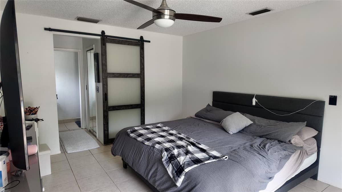 304 SHADOW OAK DRIVE — photo 23 of 50