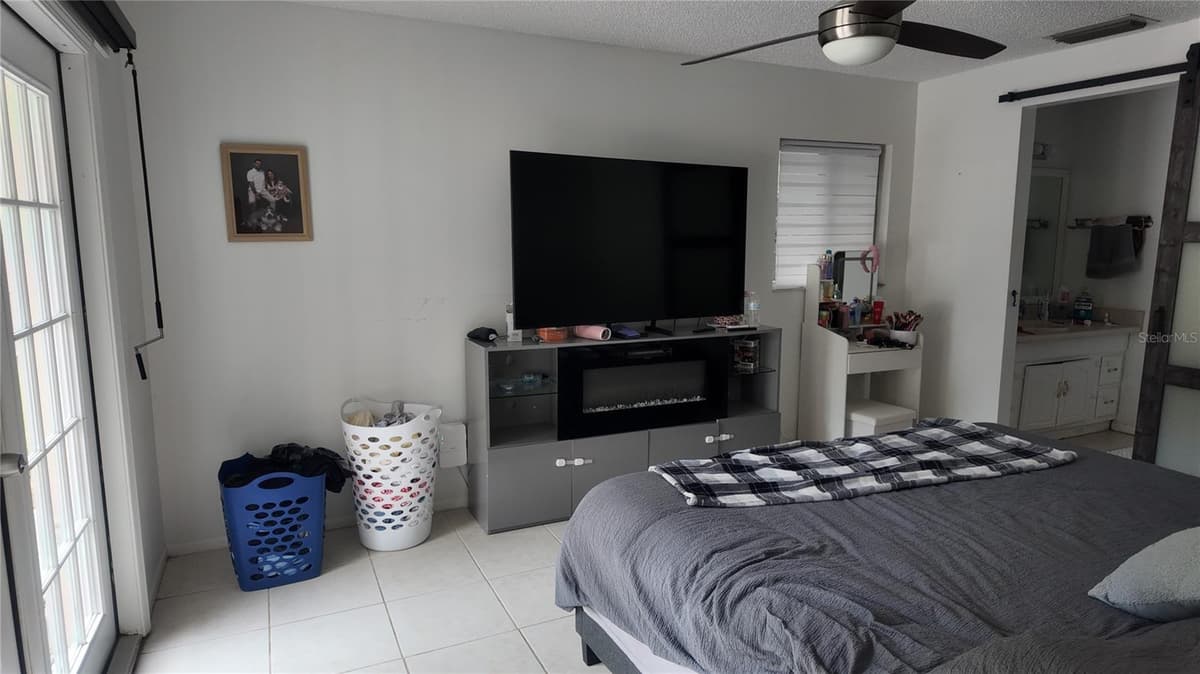 304 SHADOW OAK DRIVE — photo 24 of 50