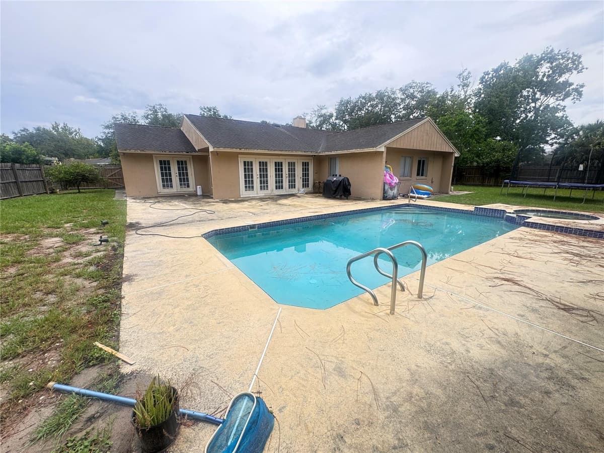 304 SHADOW OAK DRIVE — photo 43 of 50