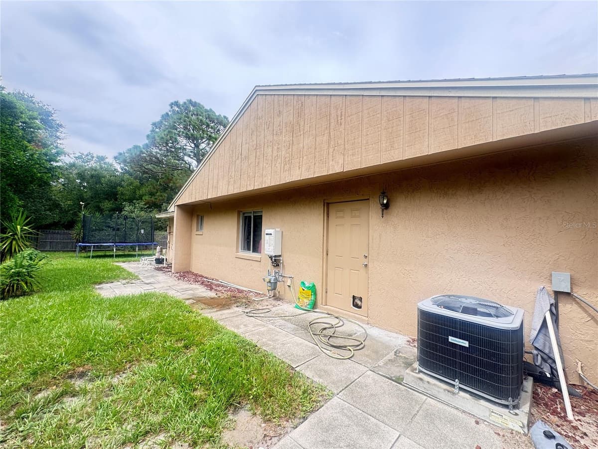 304 SHADOW OAK DRIVE — photo 40 of 50