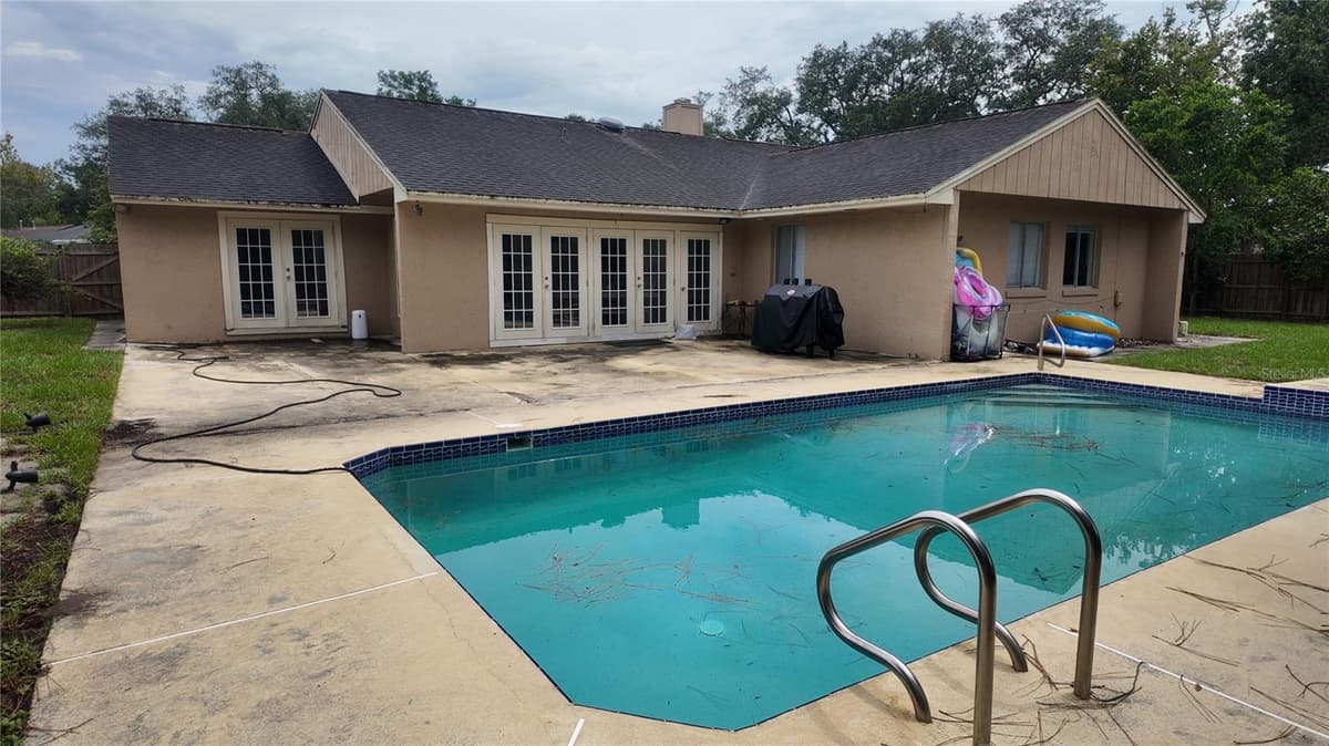 304 SHADOW OAK DRIVE — photo 45 of 50