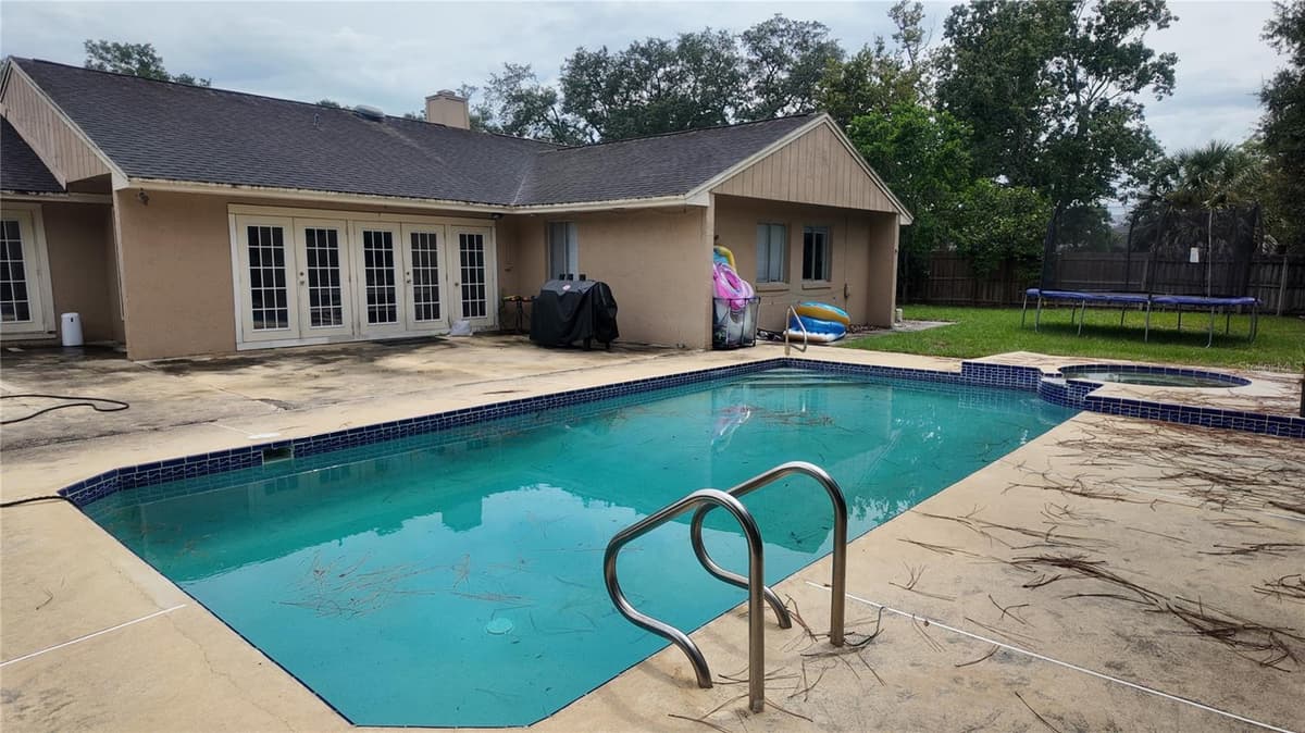 304 SHADOW OAK DRIVE — photo 44 of 50